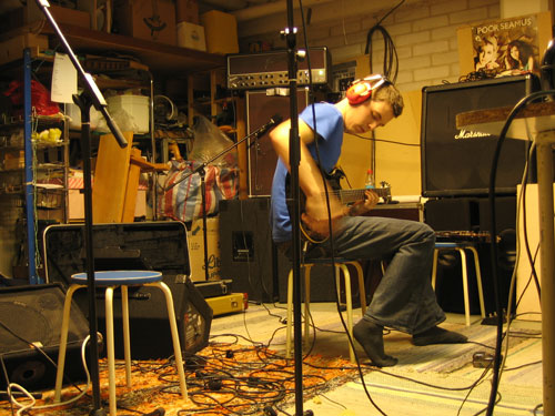 Ja taas. Kitara vaihdettu Schecteriin.